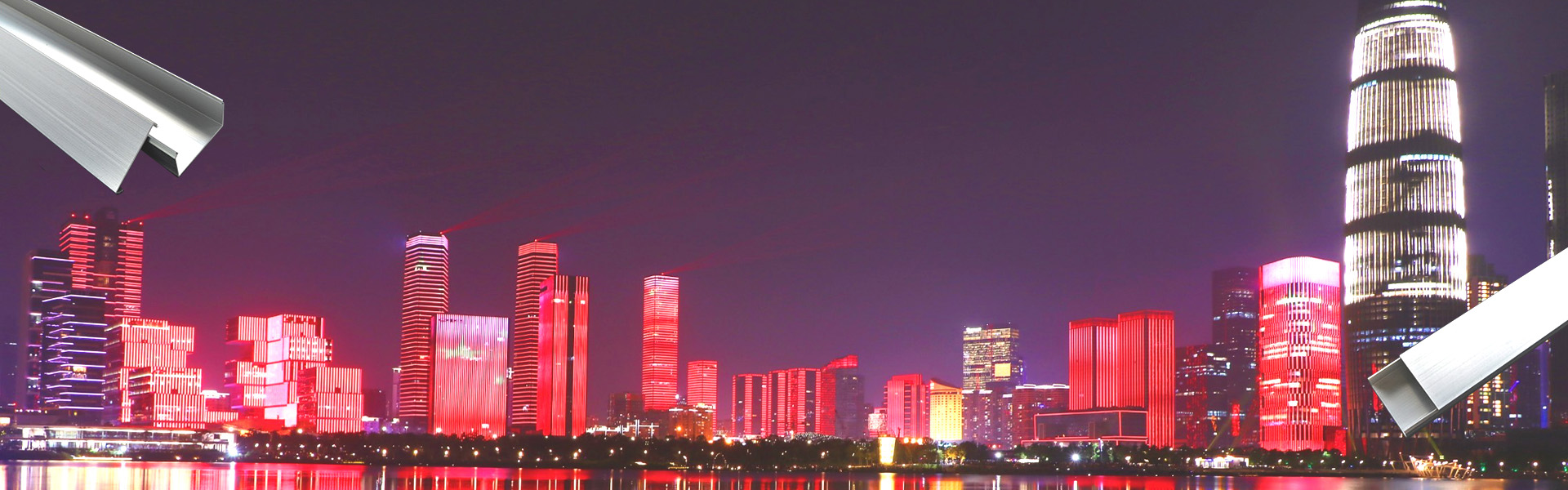 千米线槽藏摩天，万楼灯彩秀鹏城