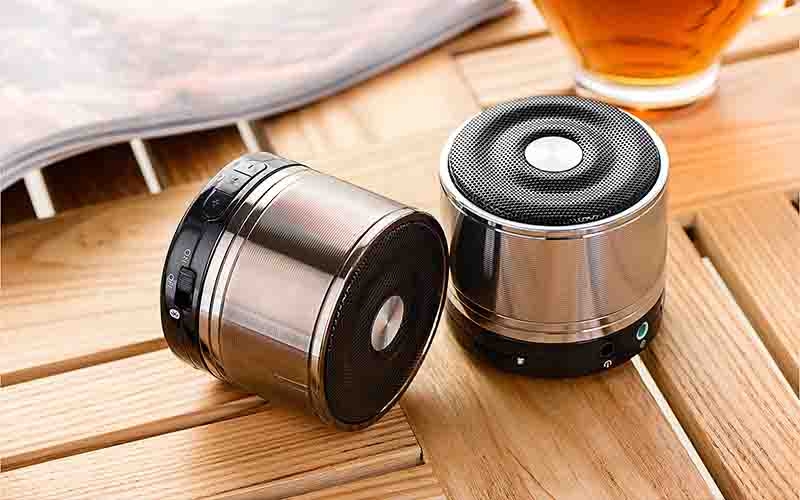 大跨度电缆桥架该选钢制还是铝合金材质？各自的承重上限是多少？